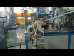 Aerosolventiel met een L-vormige actuator