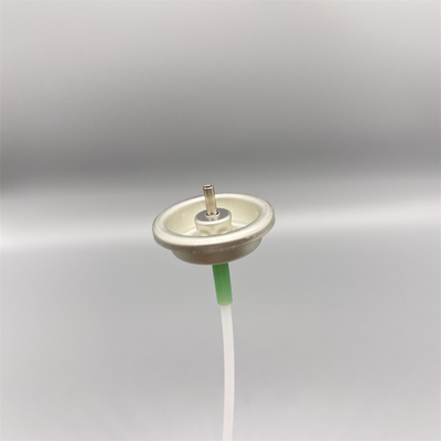 Een centimeter metalen metingsklep. Hoogprecise vloeistofcontrole. Een centimeter doorsnede, robuuste metalen stam.