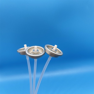 Smart Connected WD-40 smeermiddelklep met RFID-tag voor geautomatiseerde inventarisatie en gebruiksanalyse.