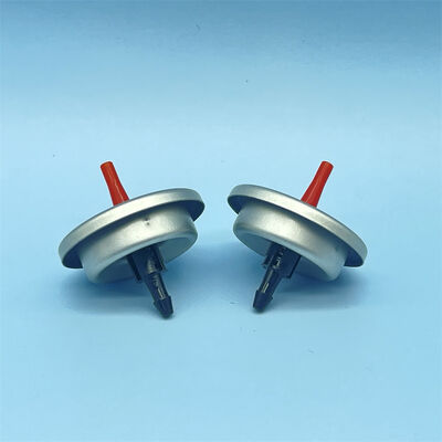 Lichtere gasventiel met rode adapter voor het bijvullen van aanstekers